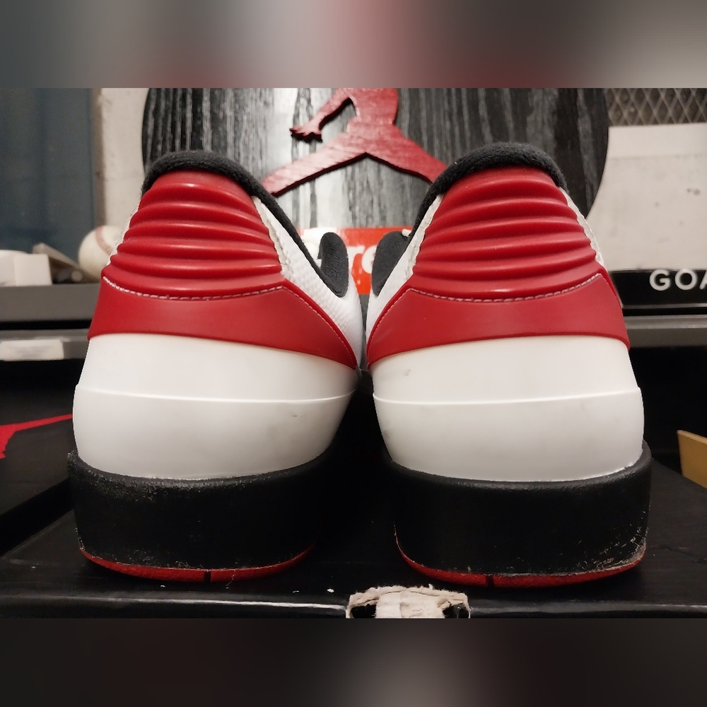 Retro Jordan 2 Low Chicago 2016 Size 11.5 - Picture 4 of 14